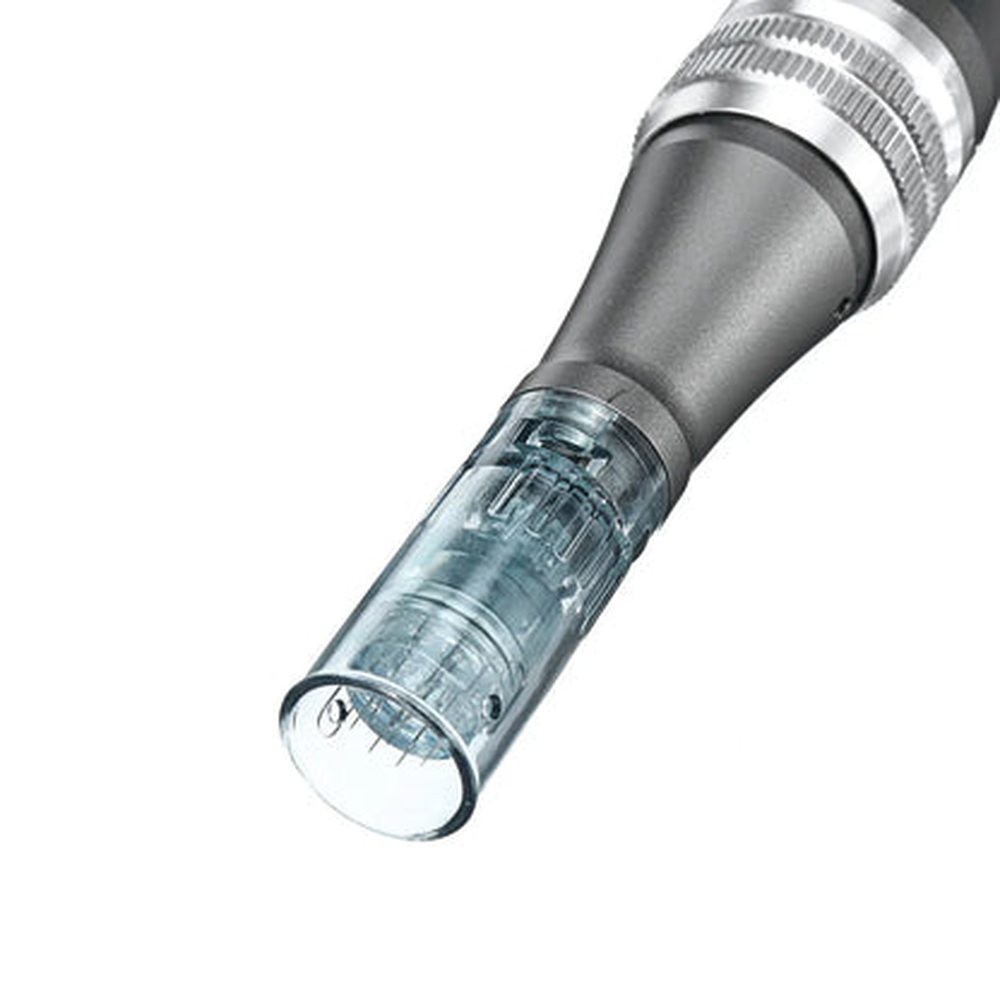 側面から見たDr. Pen M8のカートリッジ接続部と凹凸のある調節リング